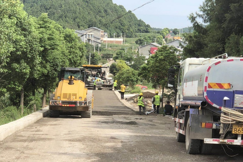路橋集團搶晴天、戰(zhàn)雨天、斗夜間  全力以赴推進(jìn)國道347項目建設(shè)