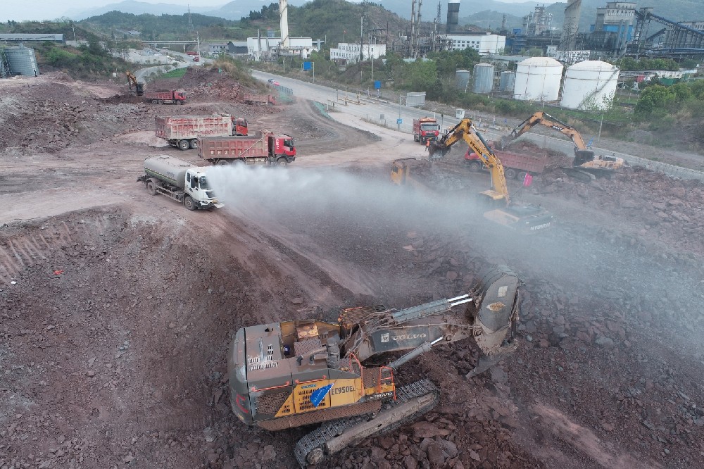 不停工、不斷檔，假期建設(shè)忙！